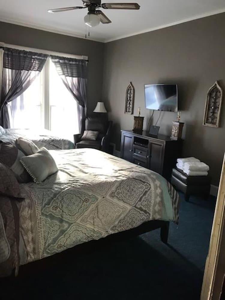 Evans Holly Grove Inn B&B Burlington Bagian luar foto