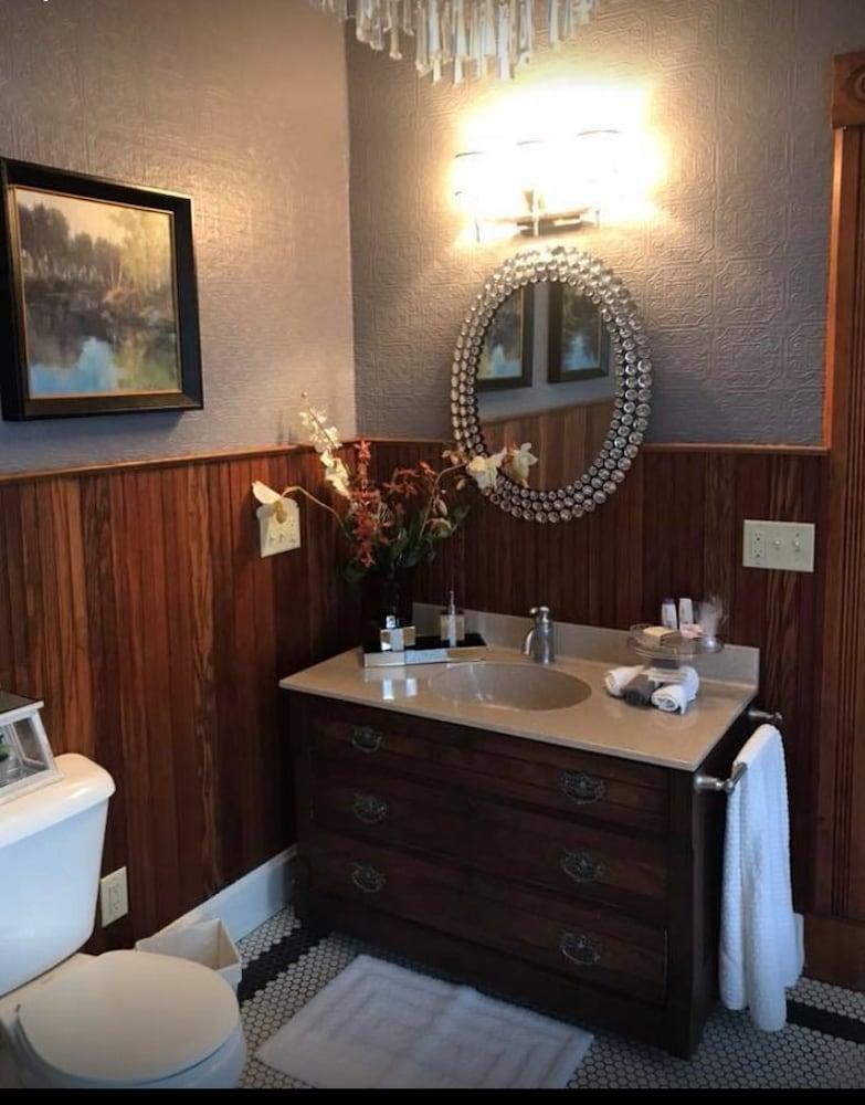 Evans Holly Grove Inn B&B Burlington Bagian luar foto